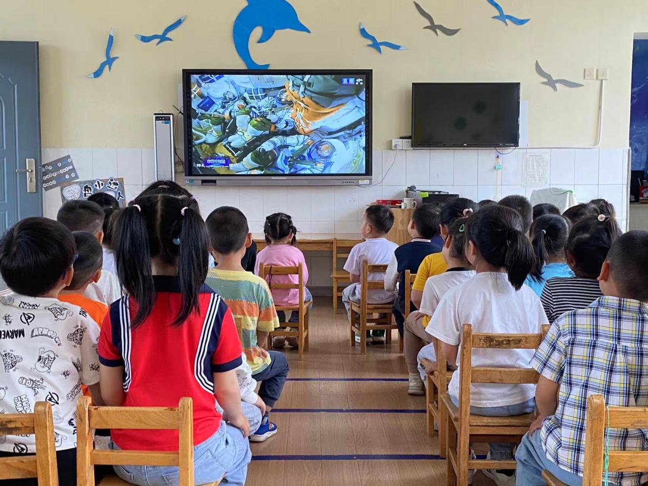 89bd166077c340c0a12f275e84a78f8e.jpeg 89bd166077c340c0a12f275e84a78f8e.jpeg